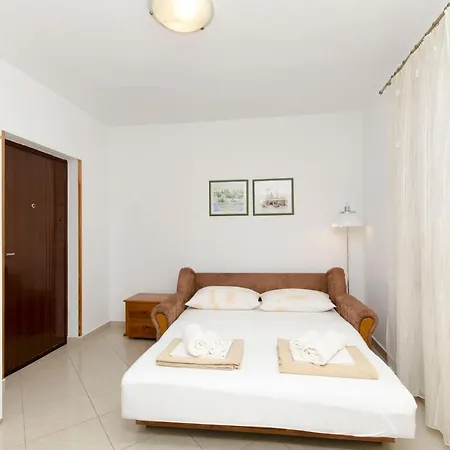 Banic Apartment Postira